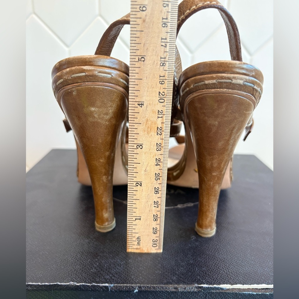 Prada Women's Tan Leather Heels sandals size 8.5 with box - Picture 5 of 10